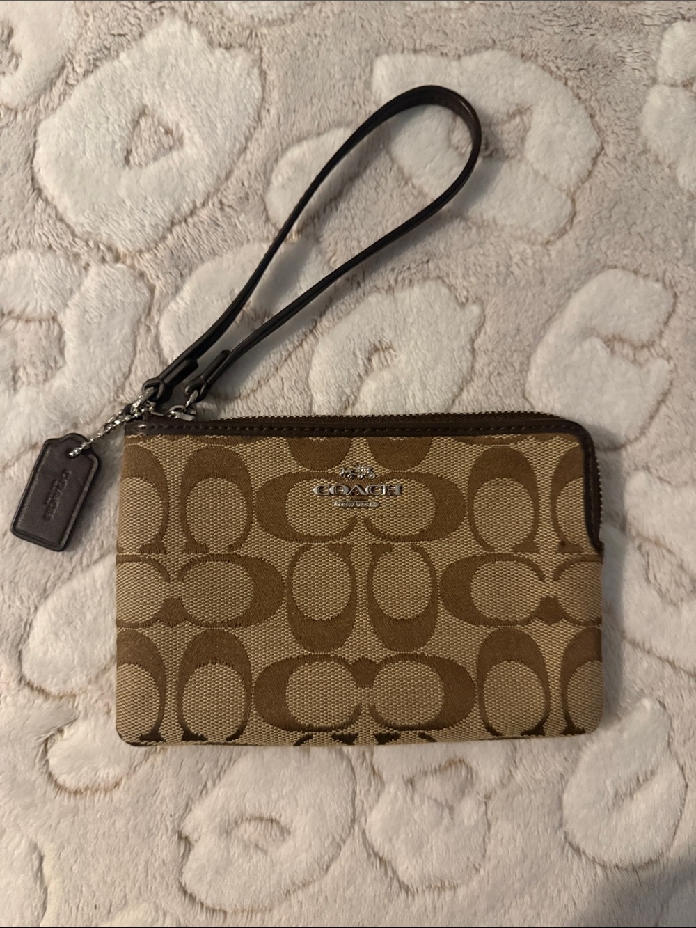 COACH F64375 Signature Corner Zip Wristlet Wallet Khaki/Mahogany